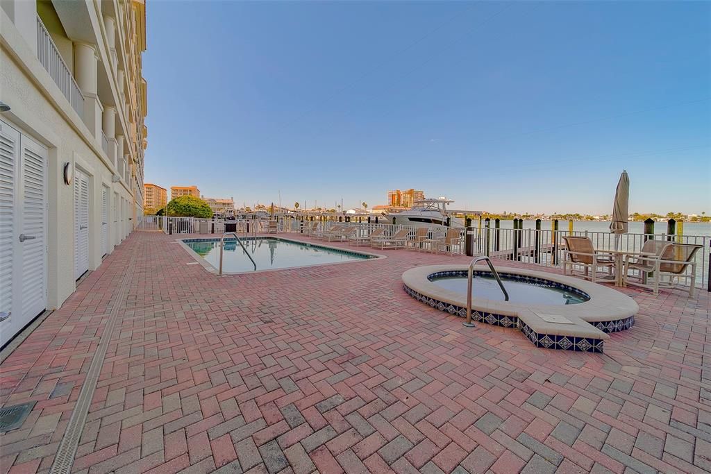 For Rent: $4,995 (3 beds, 3 baths, 1995 Square Feet)