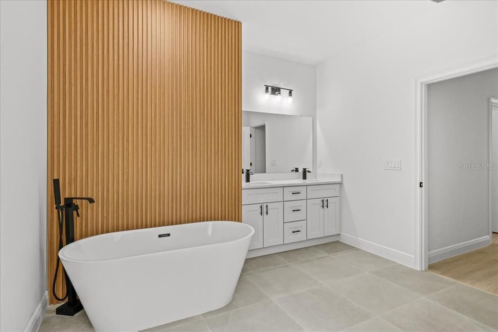 Active With Contract: $279,900 (4 beds, 2 baths, 1833 Square Feet)