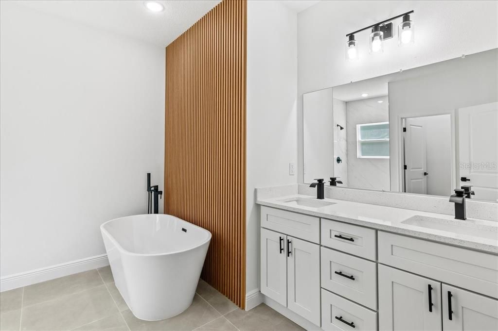 Active With Contract: $279,900 (4 beds, 2 baths, 1833 Square Feet)