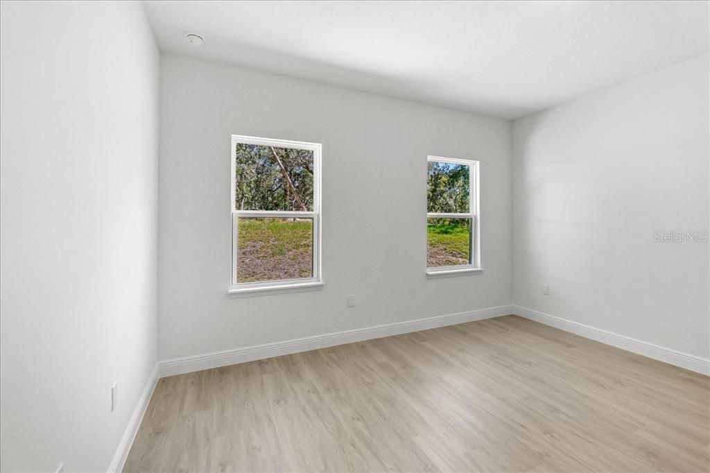 Active With Contract: $279,900 (4 beds, 2 baths, 1833 Square Feet)