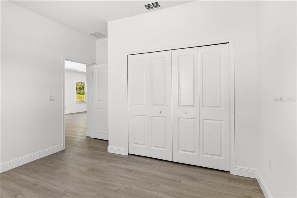 Active With Contract: $279,900 (4 beds, 2 baths, 1833 Square Feet)