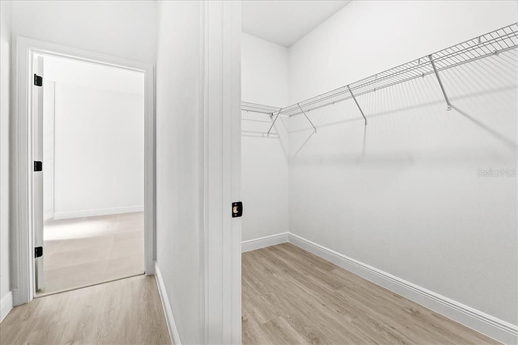 Active With Contract: $279,900 (4 beds, 2 baths, 1833 Square Feet)