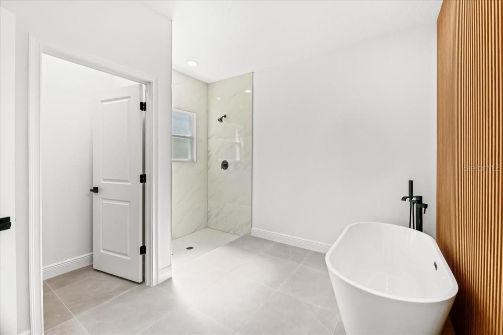 Active With Contract: $279,900 (4 beds, 2 baths, 1833 Square Feet)