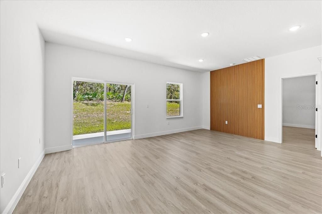 Active With Contract: $279,900 (4 beds, 2 baths, 1833 Square Feet)