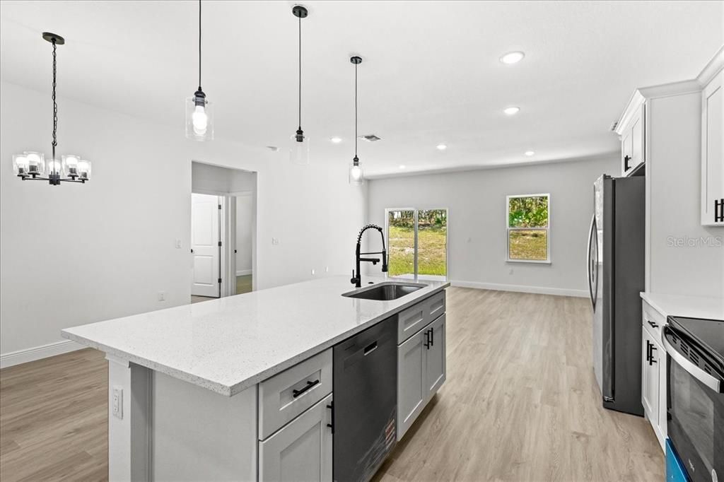 Active With Contract: $279,900 (4 beds, 2 baths, 1833 Square Feet)