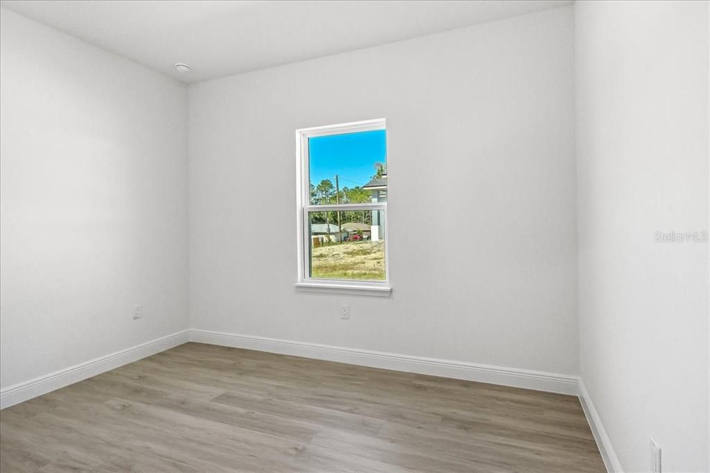 Active With Contract: $279,900 (4 beds, 2 baths, 1833 Square Feet)