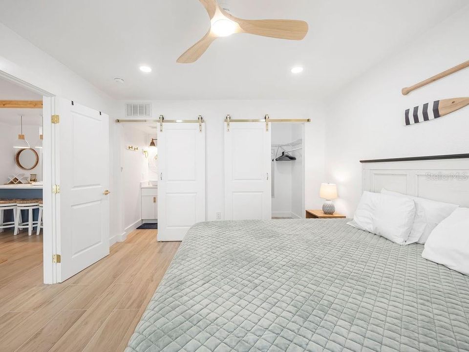 For Sale: $799,990 (2 beds, 2 baths, 958 Square Feet)