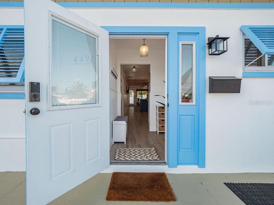 For Sale: $799,990 (2 beds, 2 baths, 958 Square Feet)