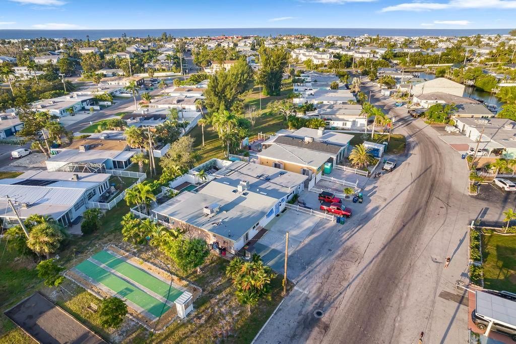 For Sale: $799,990 (2 beds, 2 baths, 958 Square Feet)