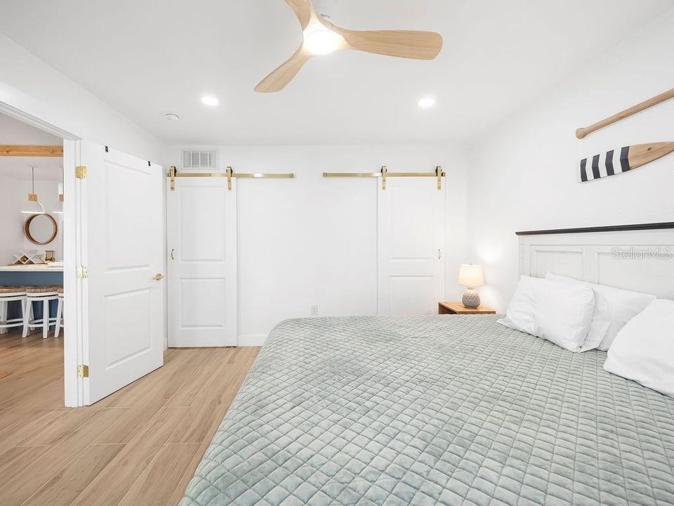 For Sale: $799,990 (2 beds, 2 baths, 958 Square Feet)