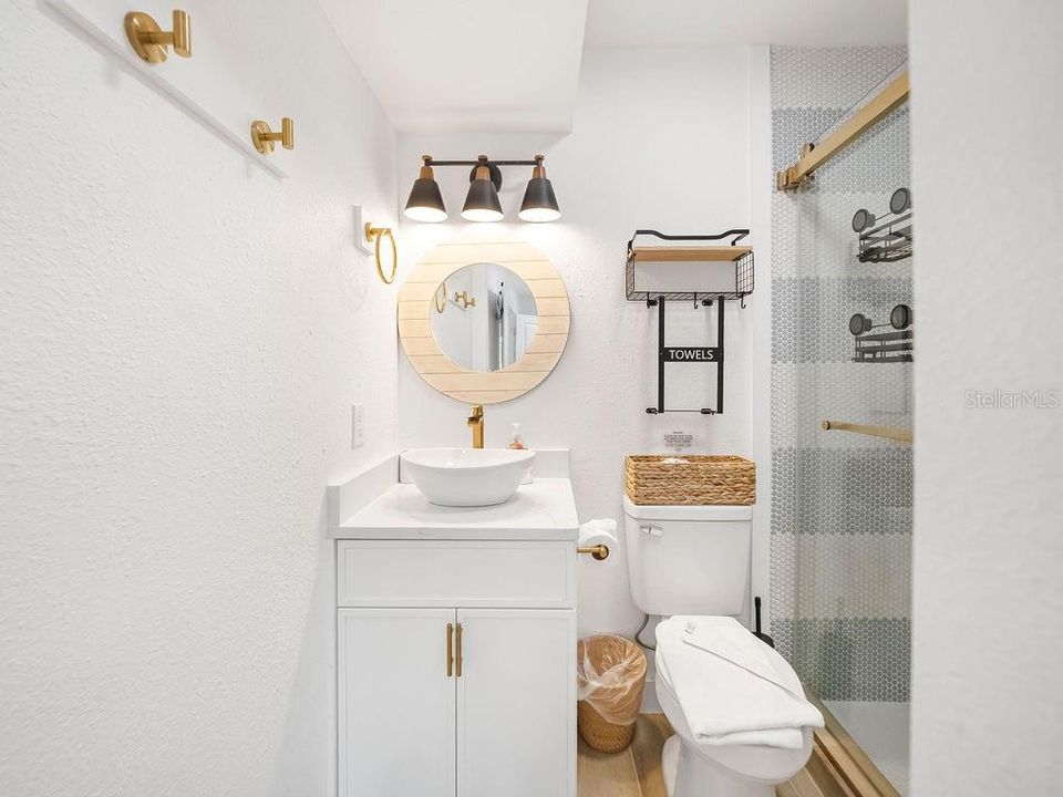 For Sale: $799,990 (2 beds, 2 baths, 958 Square Feet)