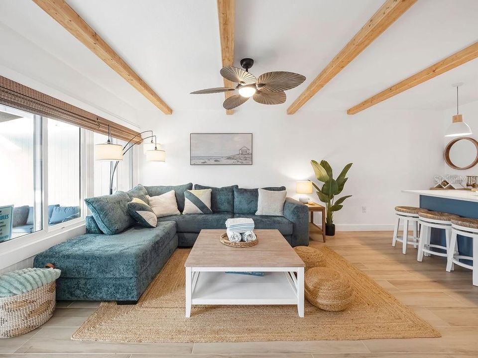 For Sale: $799,990 (2 beds, 2 baths, 958 Square Feet)