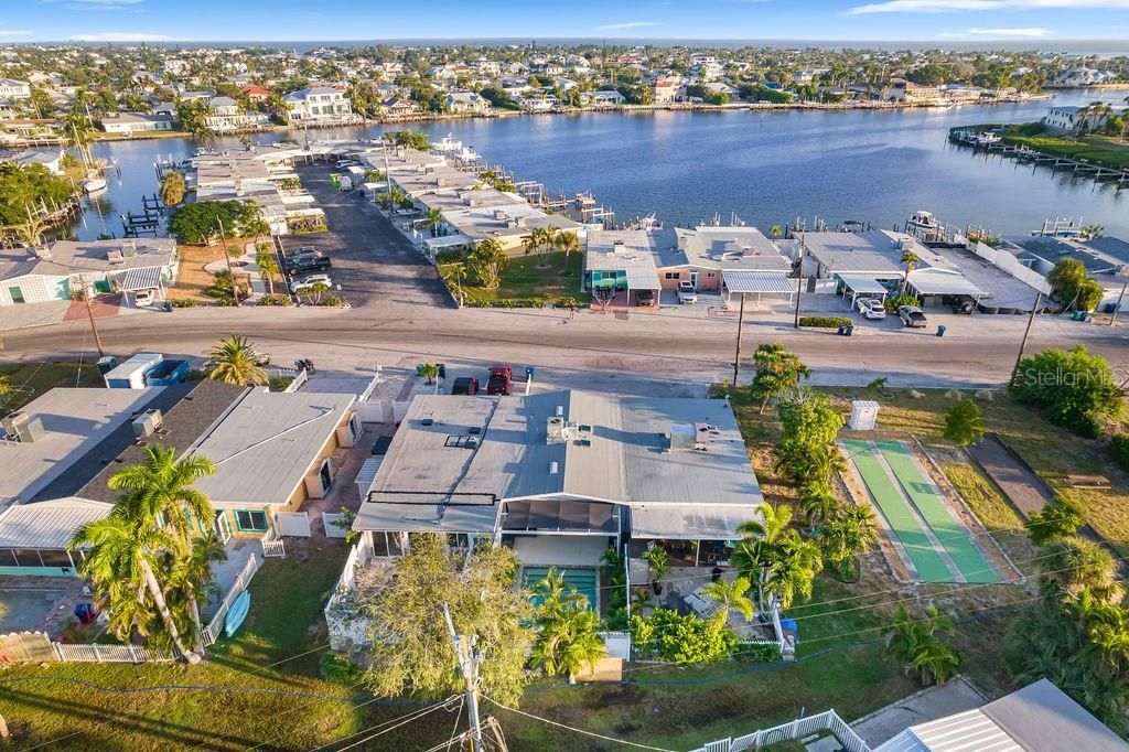 For Sale: $799,990 (2 beds, 2 baths, 958 Square Feet)