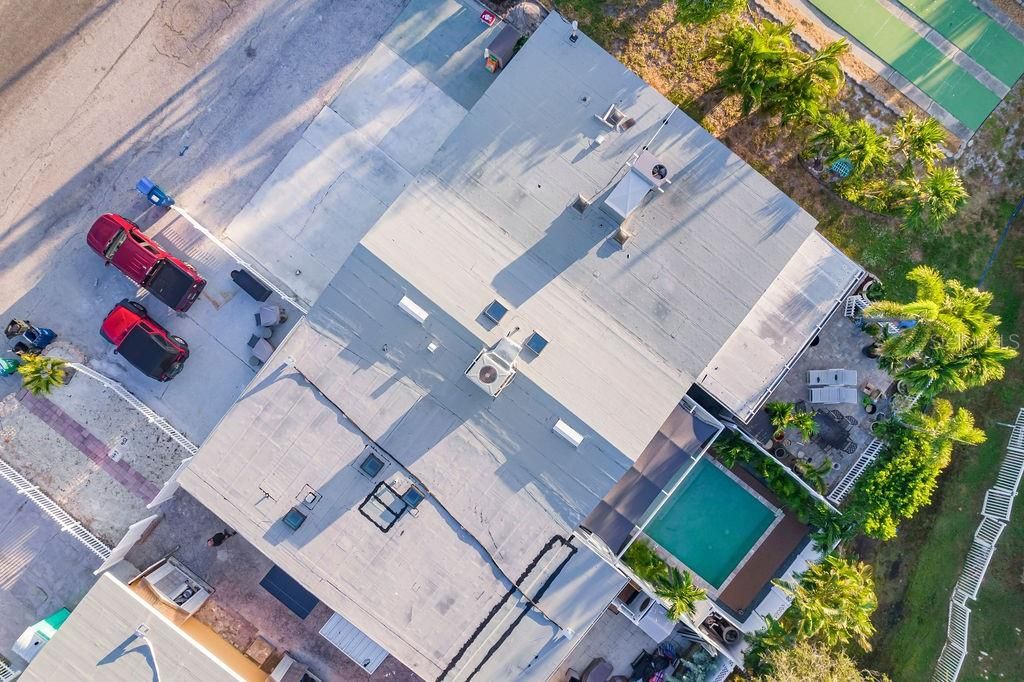 For Sale: $799,990 (2 beds, 2 baths, 958 Square Feet)