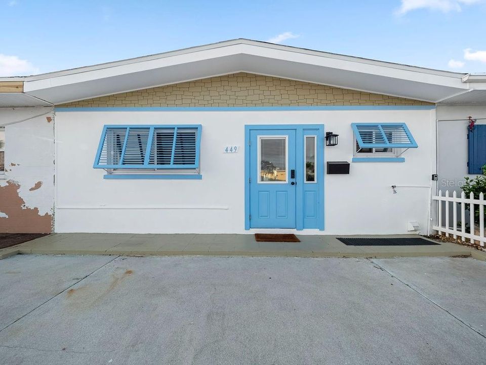 For Sale: $799,990 (2 beds, 2 baths, 958 Square Feet)