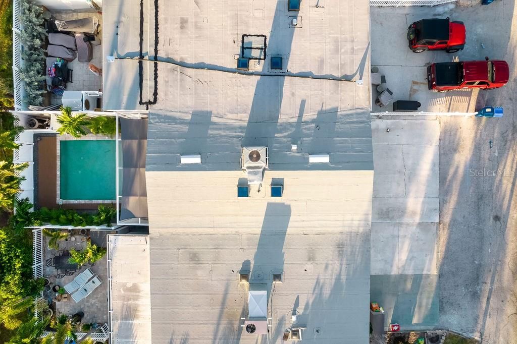 For Sale: $799,990 (2 beds, 2 baths, 958 Square Feet)