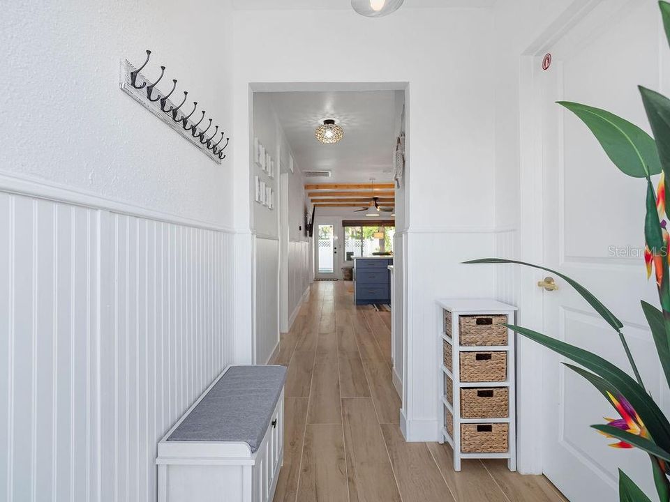 For Sale: $799,990 (2 beds, 2 baths, 958 Square Feet)