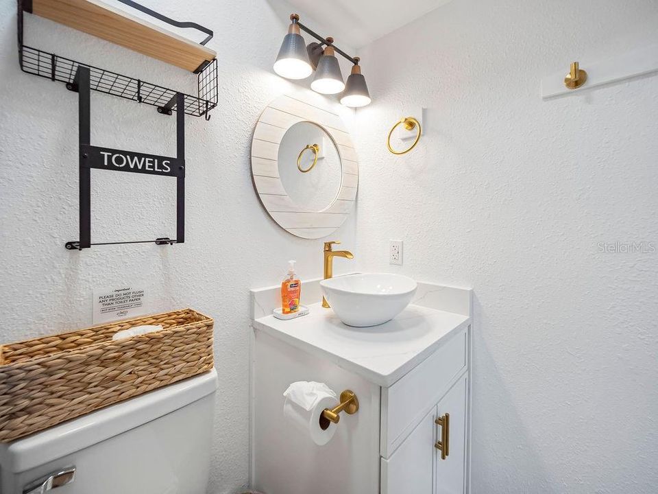 For Sale: $799,990 (2 beds, 2 baths, 958 Square Feet)