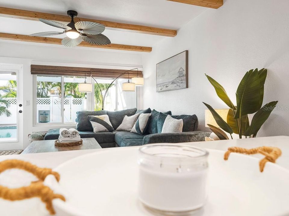 For Sale: $799,990 (2 beds, 2 baths, 958 Square Feet)