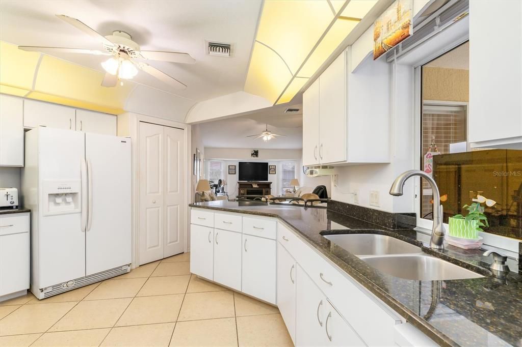 На продажу: $740,000 (3 спален, 2 ванн, 2276 Квадратных фут)