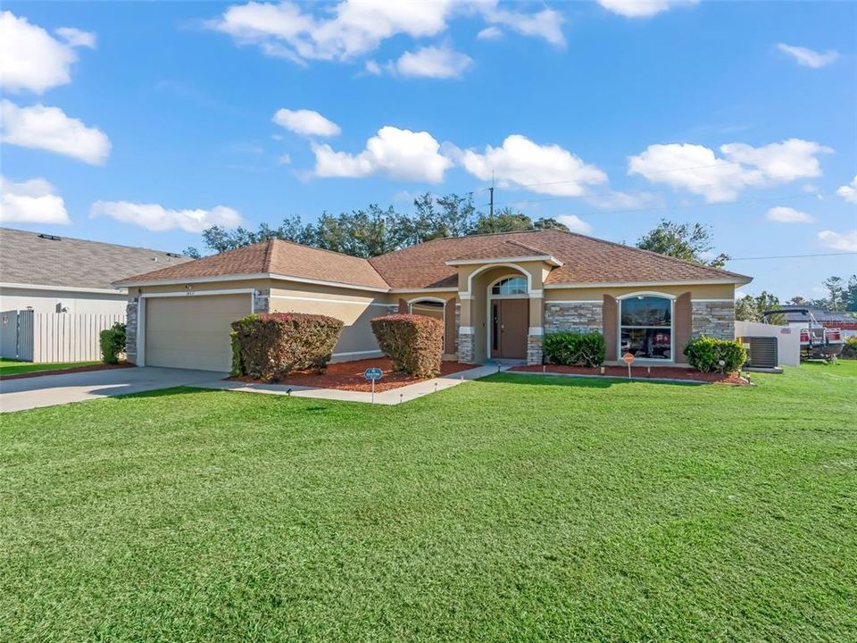 Active With Contract: $298,900 (4 beds, 2 baths, 1880 Square Feet)