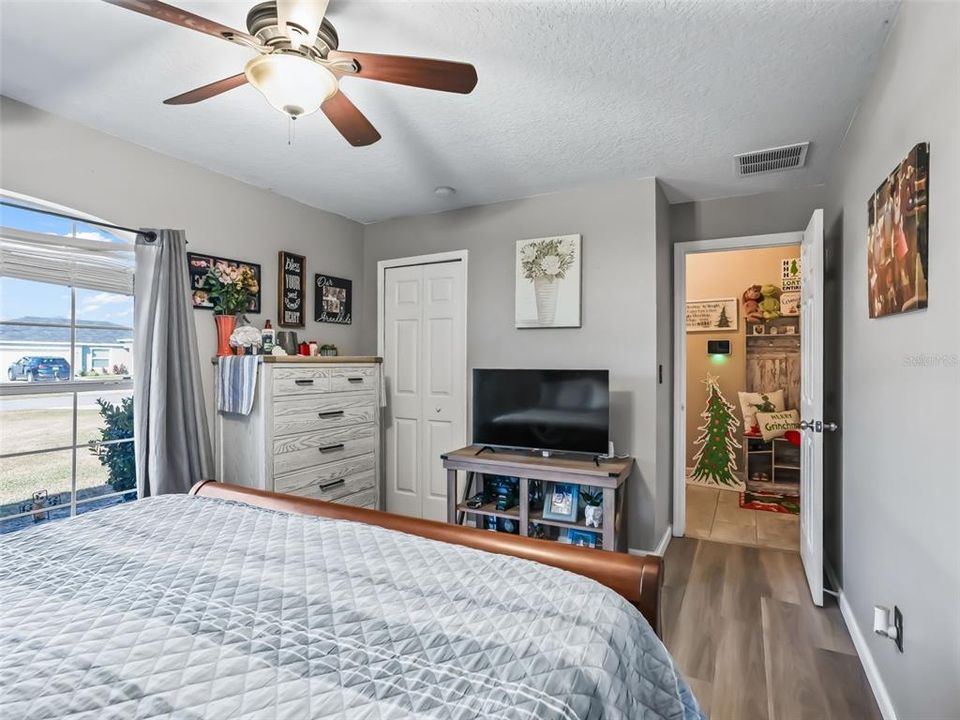 Active With Contract: $298,900 (4 beds, 2 baths, 1880 Square Feet)