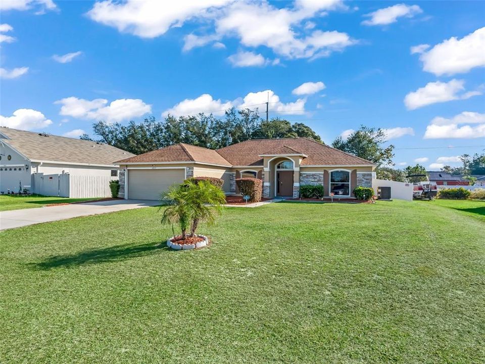 Active With Contract: $298,900 (4 beds, 2 baths, 1880 Square Feet)