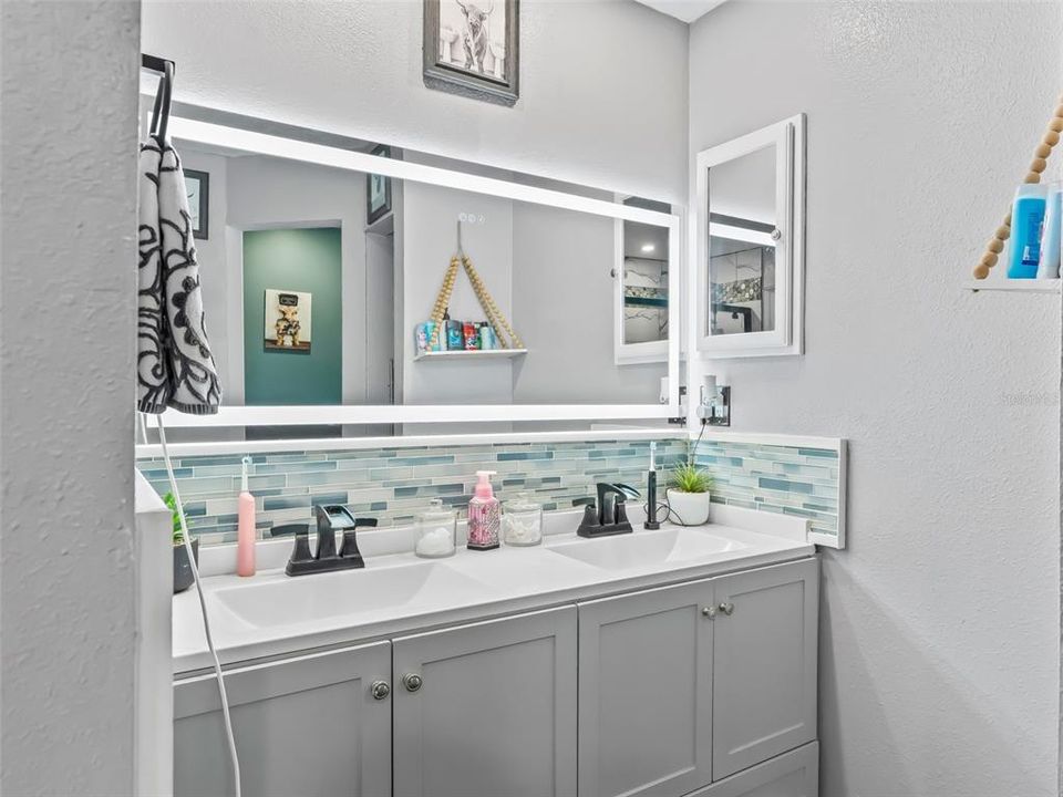 Active With Contract: $298,900 (4 beds, 2 baths, 1880 Square Feet)