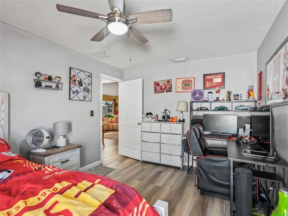 Active With Contract: $298,900 (4 beds, 2 baths, 1880 Square Feet)