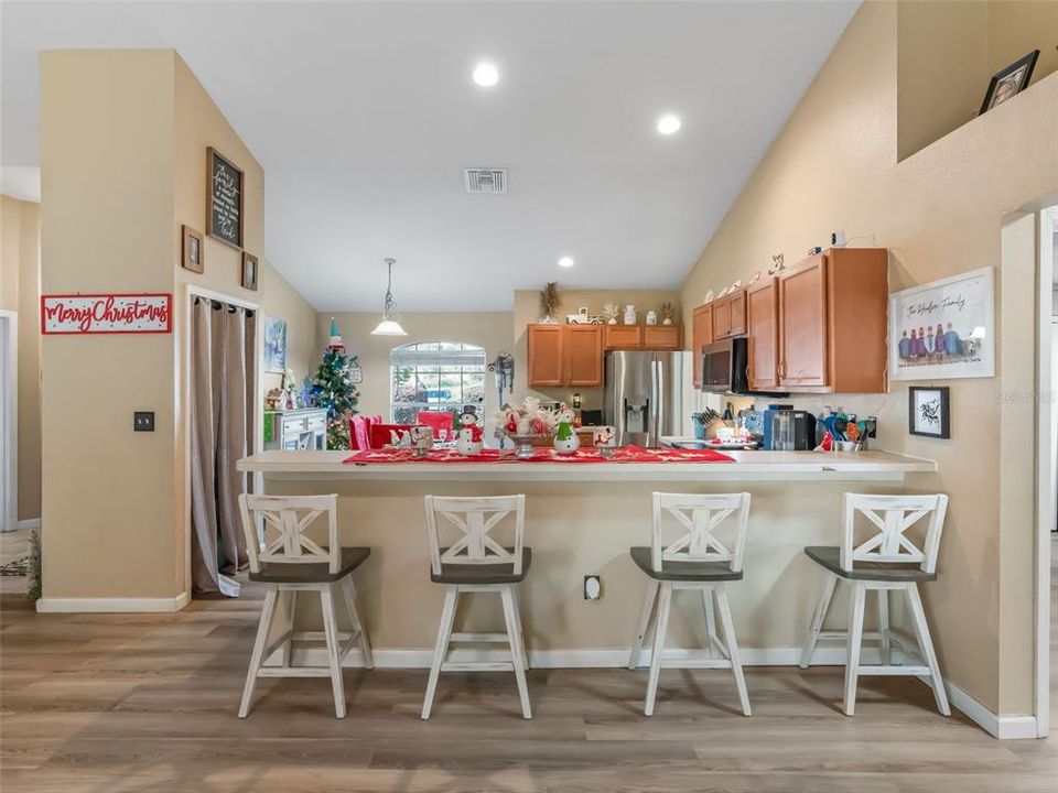 Active With Contract: $298,900 (4 beds, 2 baths, 1880 Square Feet)