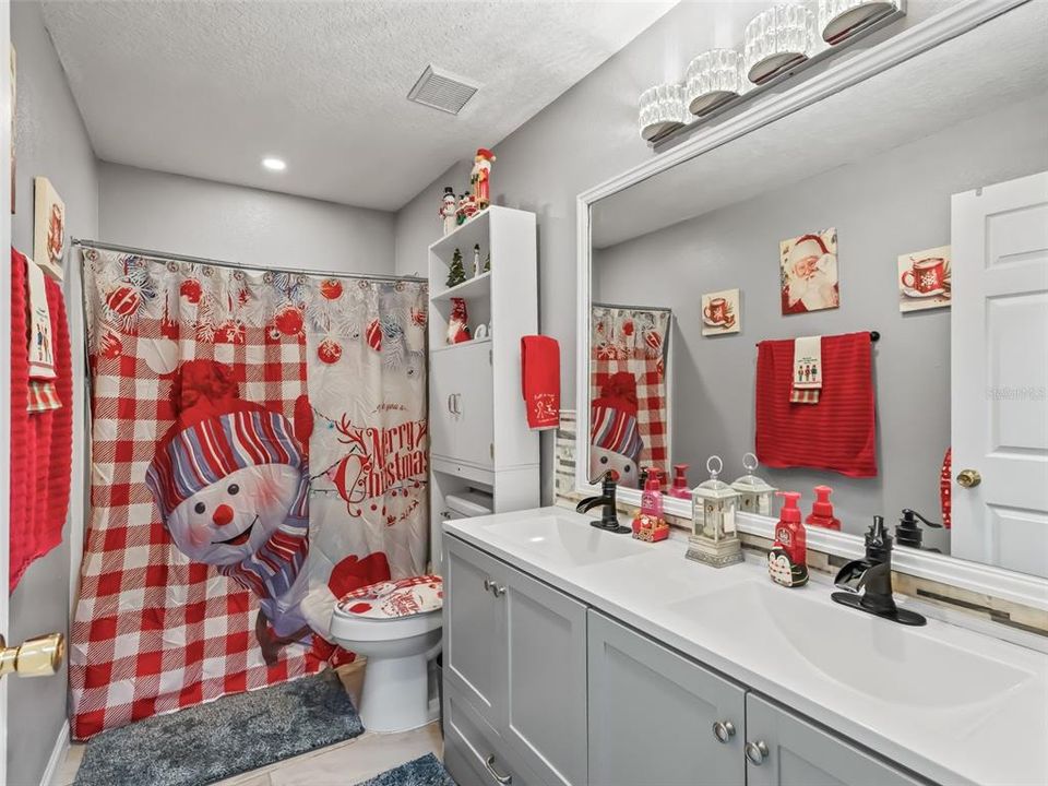 Active With Contract: $298,900 (4 beds, 2 baths, 1880 Square Feet)