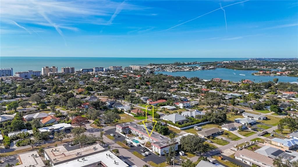 待售: $229,000 (2 贝兹, 2 浴室, 811 平方英尺)