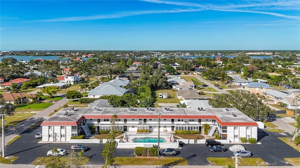 待售: $229,000 (2 贝兹, 2 浴室, 811 平方英尺)