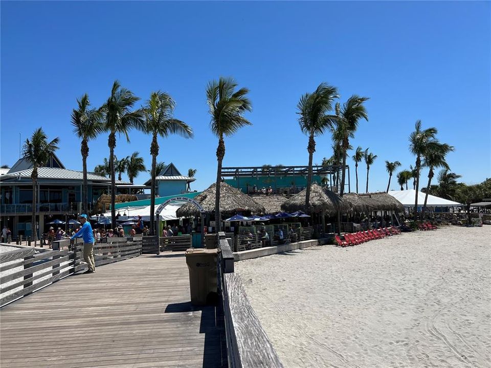 待售: $229,000 (2 贝兹, 2 浴室, 811 平方英尺)