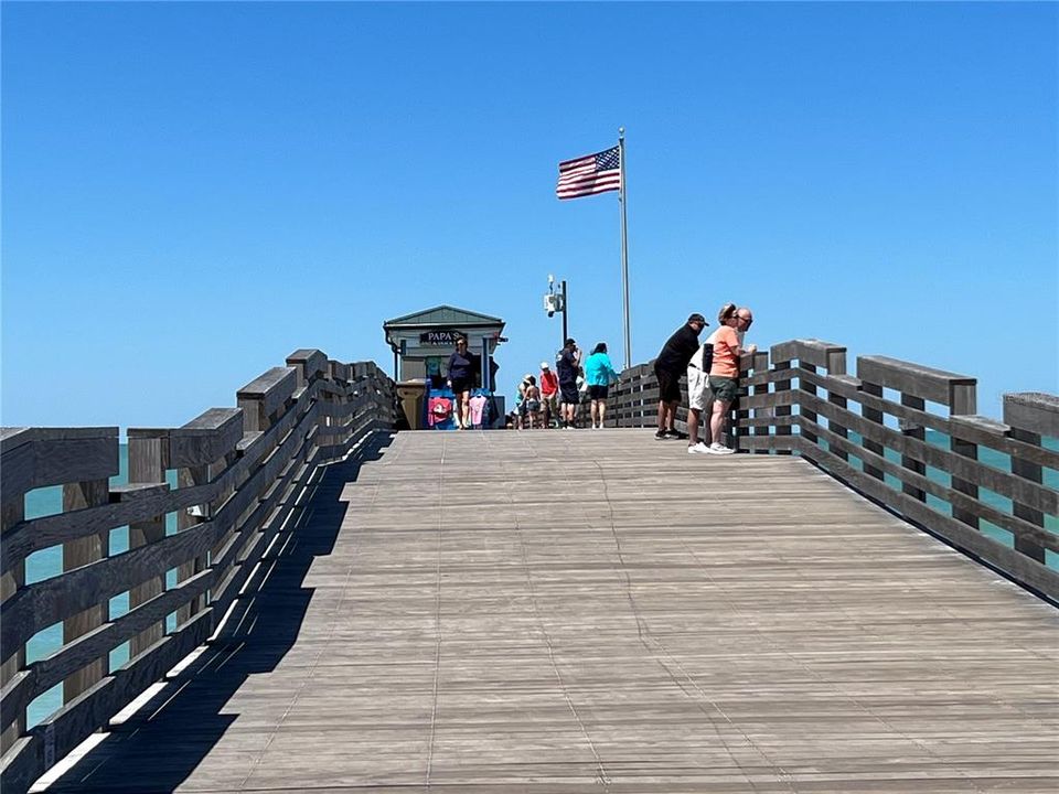 待售: $229,000 (2 贝兹, 2 浴室, 811 平方英尺)