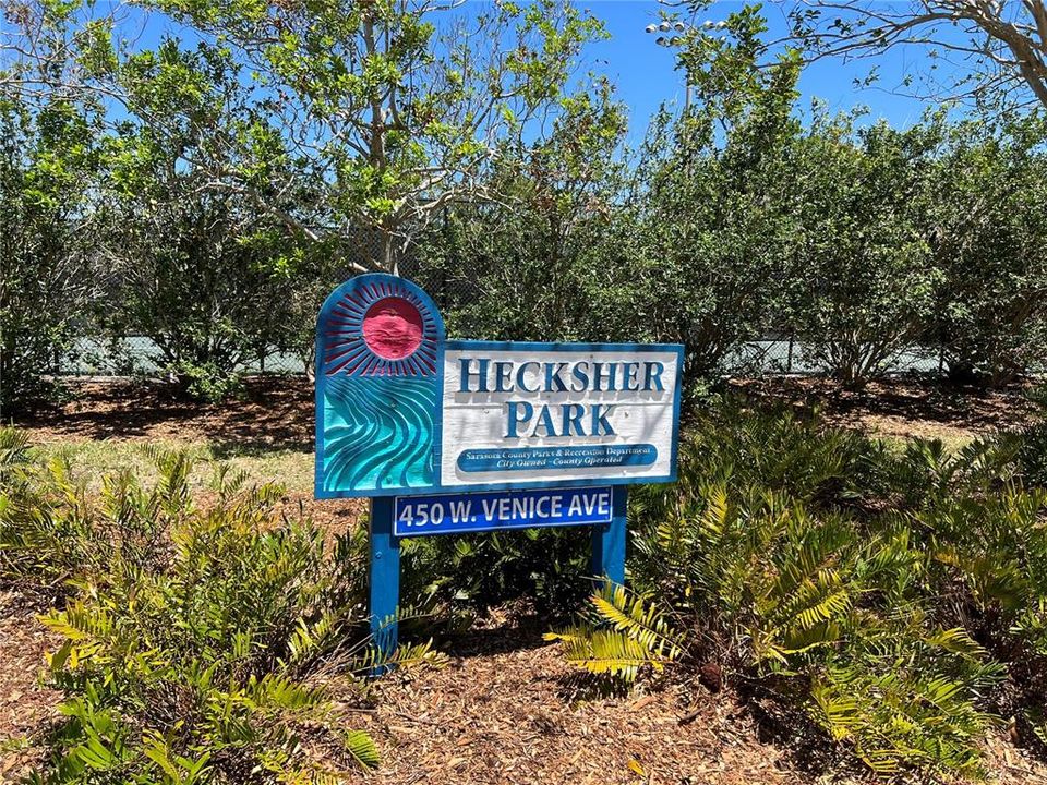 待售: $229,000 (2 贝兹, 2 浴室, 811 平方英尺)