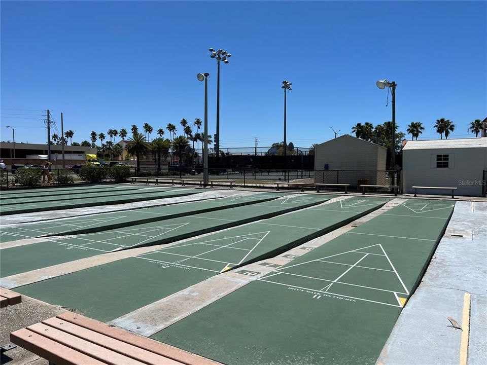 待售: $229,000 (2 贝兹, 2 浴室, 811 平方英尺)