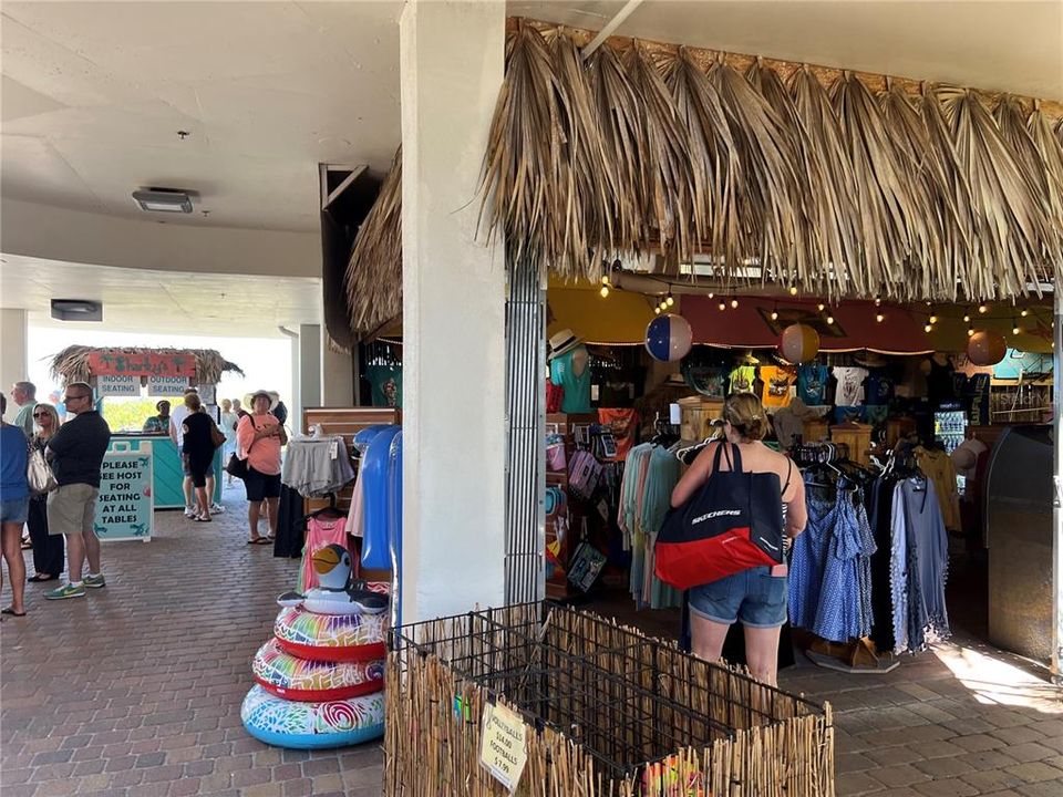 待售: $229,000 (2 贝兹, 2 浴室, 811 平方英尺)