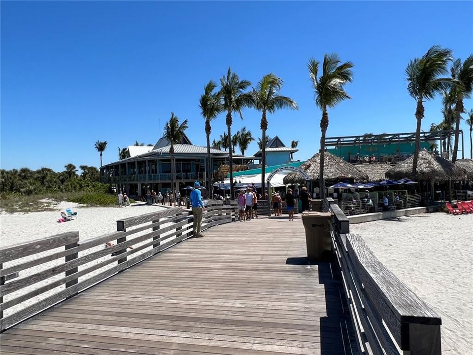 待售: $229,000 (2 贝兹, 2 浴室, 811 平方英尺)