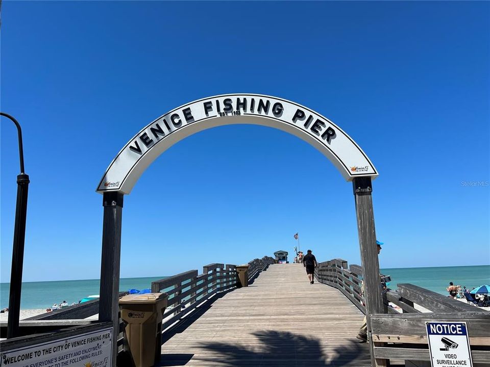 待售: $229,000 (2 贝兹, 2 浴室, 811 平方英尺)