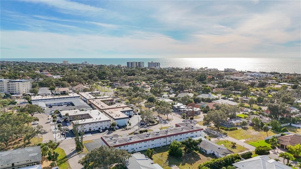 待售: $229,000 (2 贝兹, 2 浴室, 811 平方英尺)