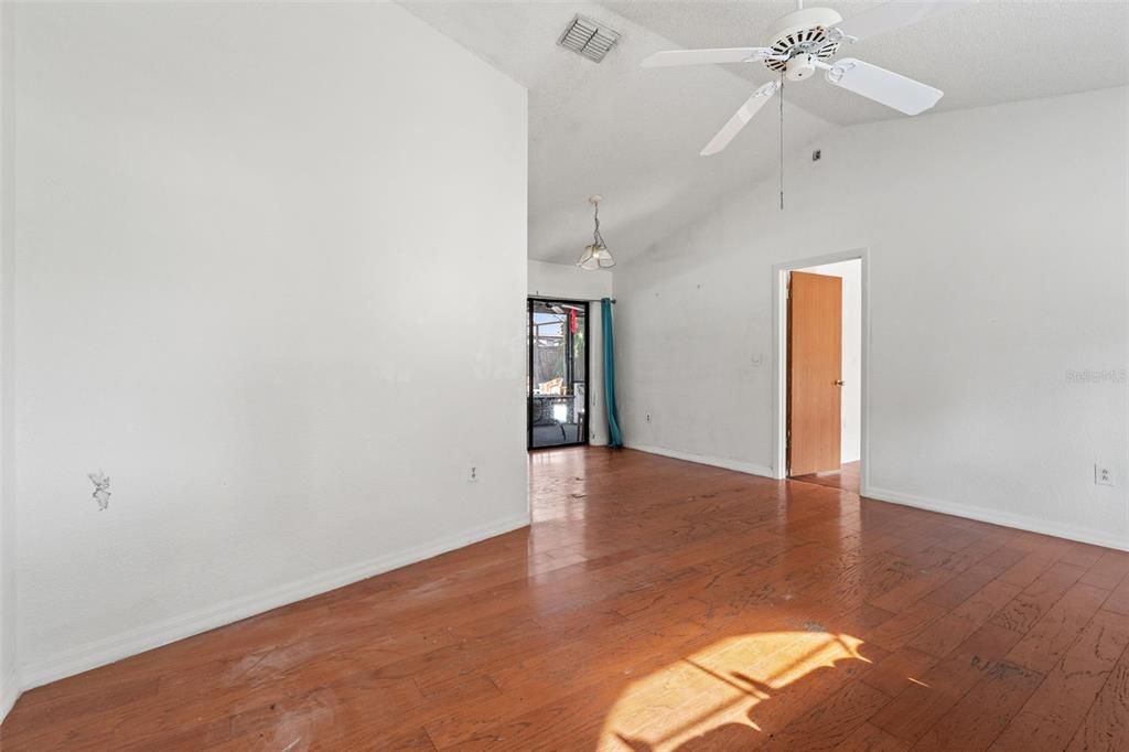 待售: $360,000 (3 贝兹, 2 浴室, 1457 平方英尺)