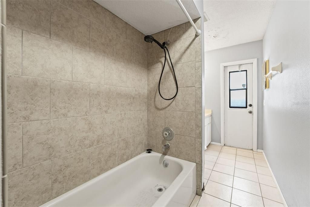 待售: $360,000 (3 贝兹, 2 浴室, 1457 平方英尺)