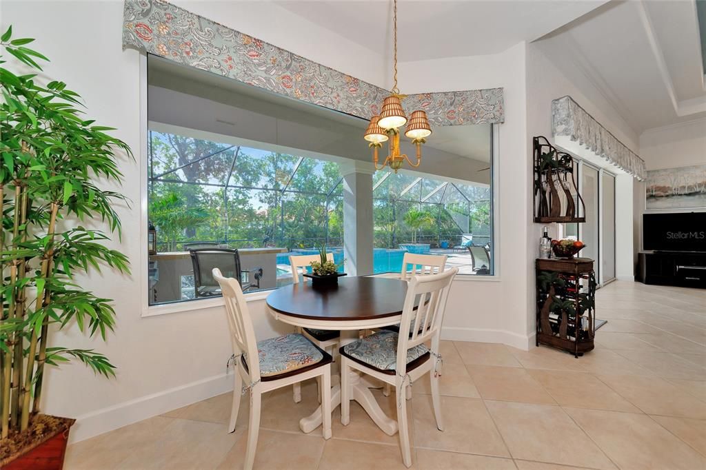 合同活跃: $1,049,000 (3 贝兹, 3 浴室, 3362 平方英尺)