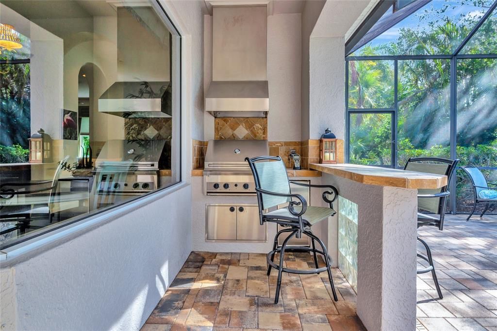 合同活跃: $1,049,000 (3 贝兹, 3 浴室, 3362 平方英尺)