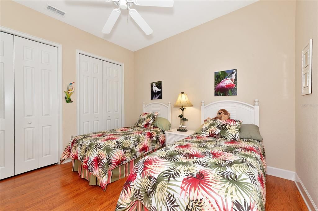 合同活跃: $1,049,000 (3 贝兹, 3 浴室, 3362 平方英尺)