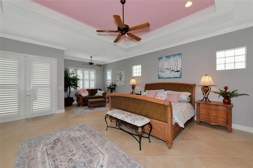 合同活跃: $1,049,000 (3 贝兹, 3 浴室, 3362 平方英尺)