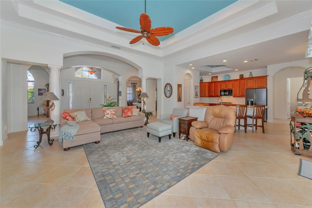 合同活跃: $1,049,000 (3 贝兹, 3 浴室, 3362 平方英尺)