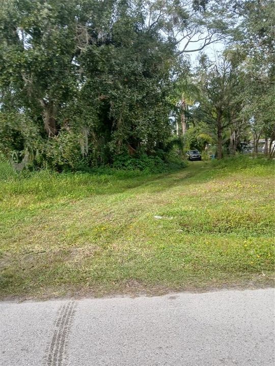 待售: $70,000 (0.17 acres)