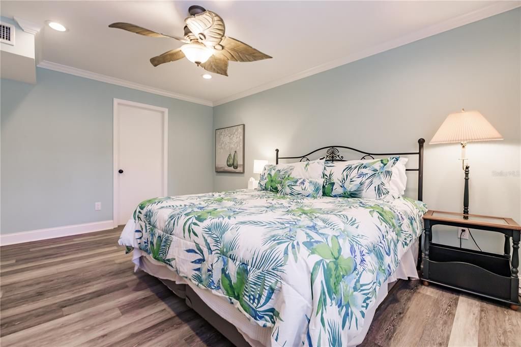 待售: $695,000 (2 贝兹, 2 浴室, 1138 平方英尺)